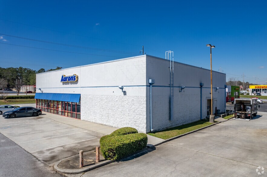 More Photos Of 7048 Highway 85, Riverdale Unknown For Lease