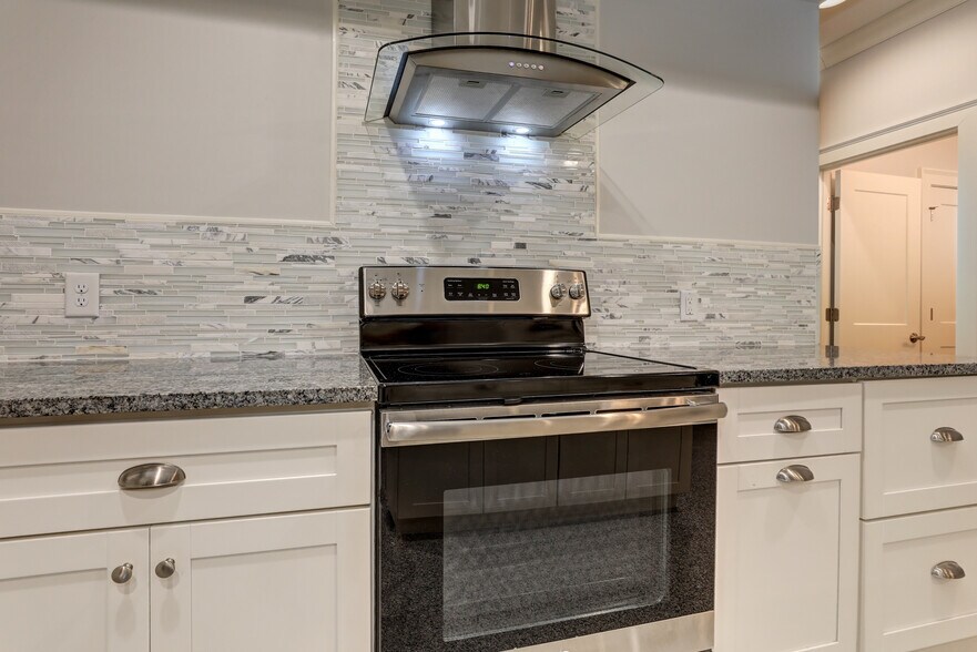 More Photos Of 2972 Lookout Pl NE, Atlanta Office Residential For Sale