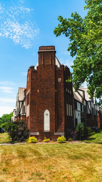 More Photos Of 2910 Ludlow Rd, Cleveland Apartments For Sale