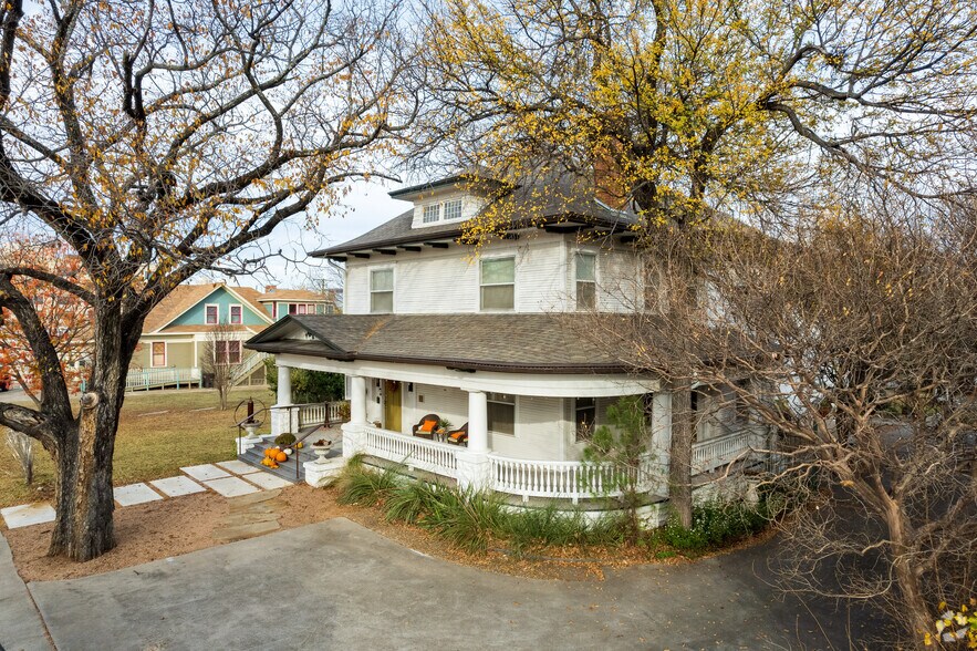 More Photos Of 1417 8th Ave, Fort Worth Hospitality For Sale