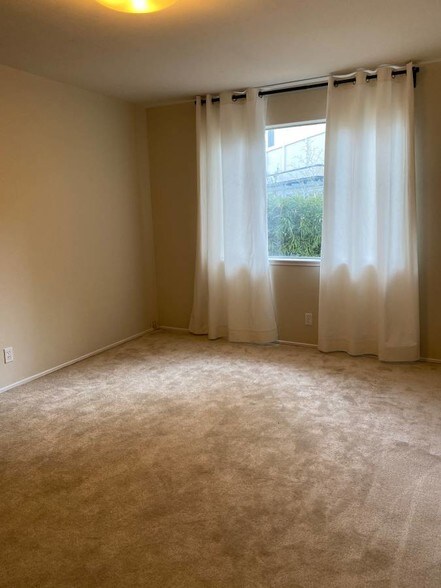 More Photos Of 6 Garden Ct, Belmont Apartments For Sale