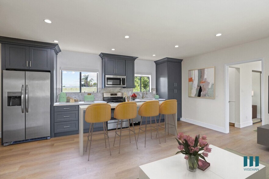 More Photos Of 2001 Penmar Ave, Venice Apartments For Sale