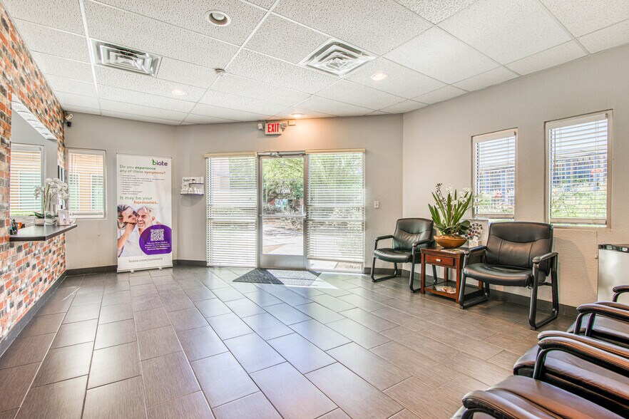 More Photos Of 550 S Mesa Hills Dr, El Paso Medical For Lease