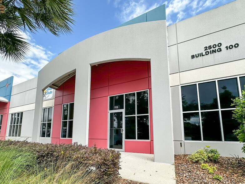 More Photos Of 2500 Drane Field Rd, Lakeland Warehouse For Lease