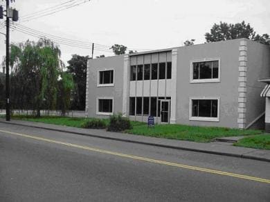 More Photos Of 1558 Washington St E, Charleston Light Manufacturing For Lease