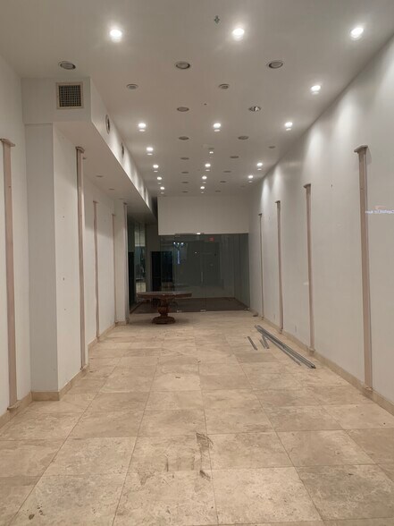More Photos Of 122-129 Middle Neck Rd, Great Neck Storefront For Lease
