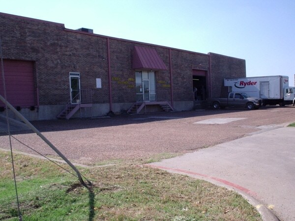 More Photos Of 3410-3414 Royalty Row, Irving Flex For Lease