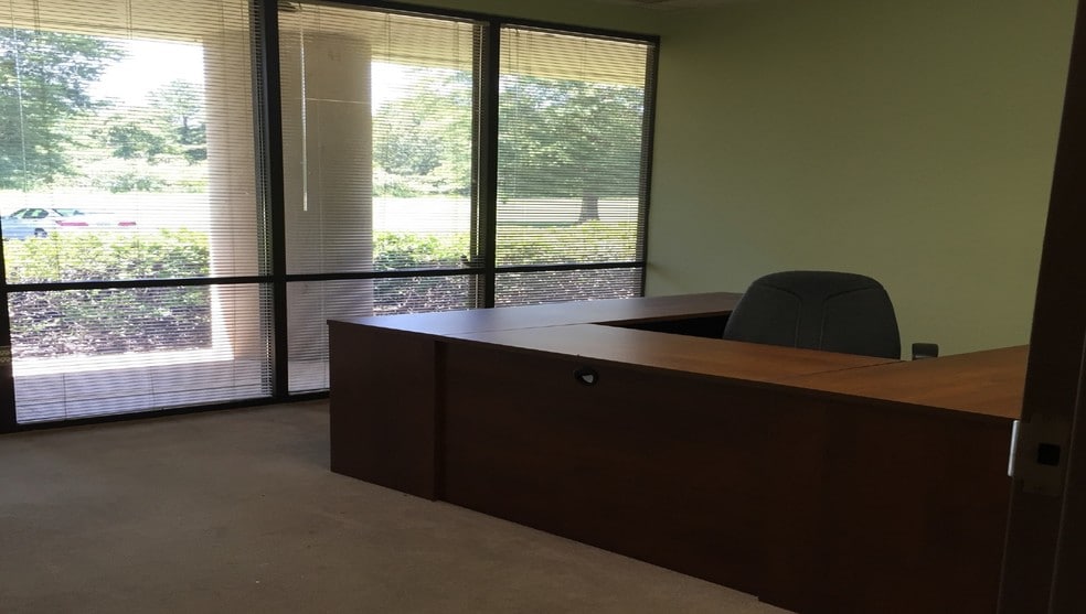 More Photos Of 895 Martin Rd, Huntsville Flex For Sale