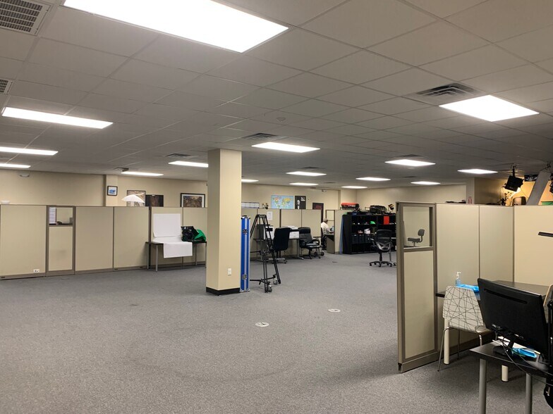 More Photos Of 11500 S Sam Houston Pkwy W, Houston Showroom For Sale