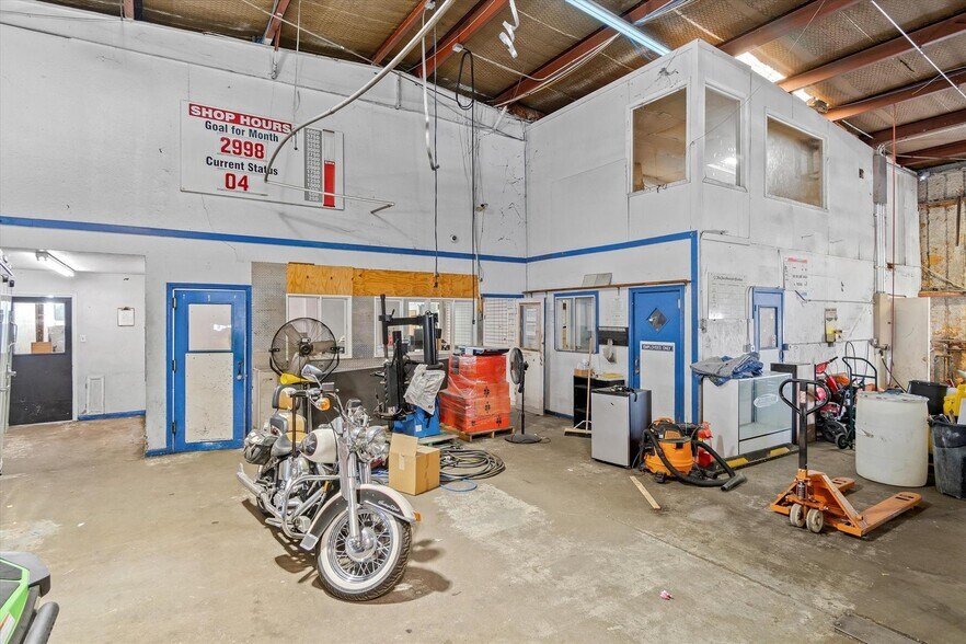 More Photos Of 1608 W Moore Ave, Terrell Auto Dealership For Sale