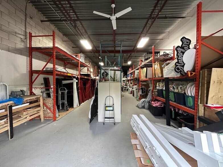 More Photos Of 2465 Cawthra Rd, Mississauga Light Distribution For Sale