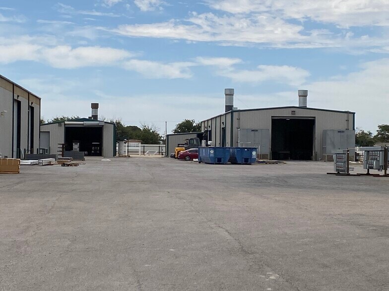 More Photos Of 4320 Johnson Rd, Odessa Warehouse For Sale
