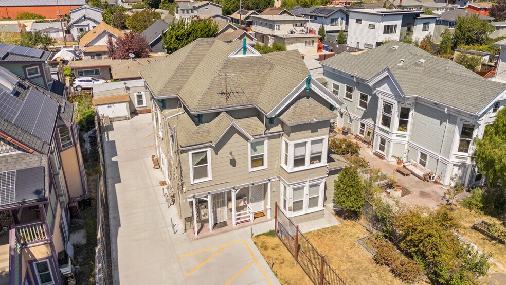 More Photos Of 1062 60th St, Oakland Apartments For Sale