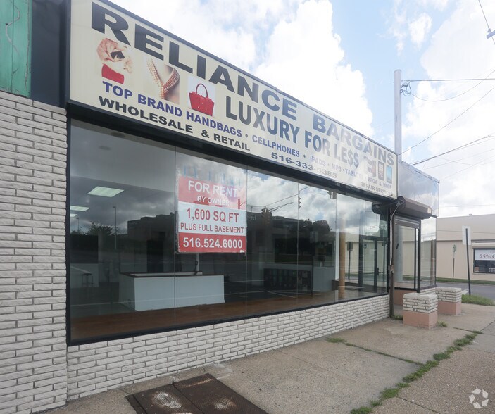 More Photos Of 451 Old Country Rd, Westbury Storefront For Lease