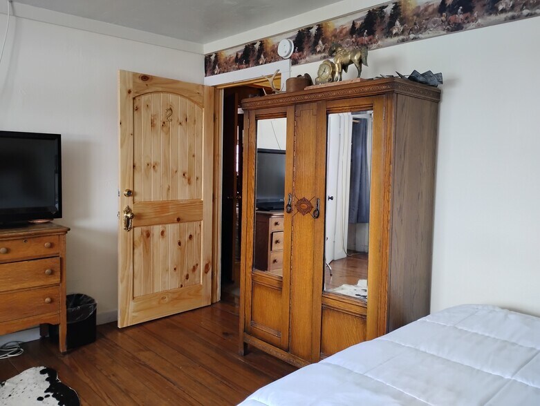 More Photos Of 111 N State St, Fort Davis Hotel For Sale