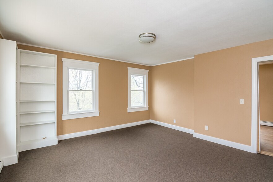 More Photos Of 154 S Mountain Rd, Northfield Schools For Sale