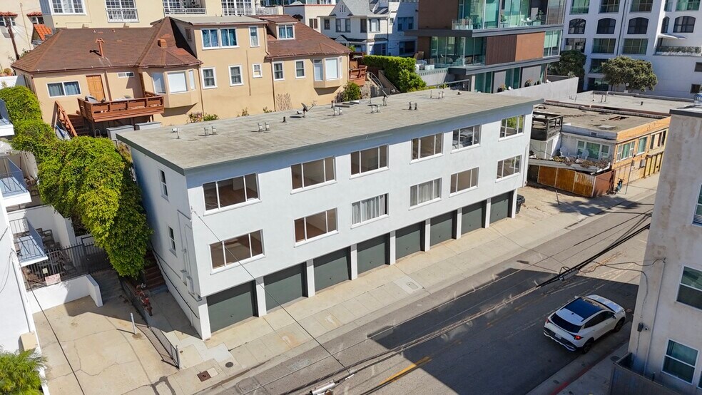 More Photos Of 1661 Appian Way, Santa Monica Apartments For Sale