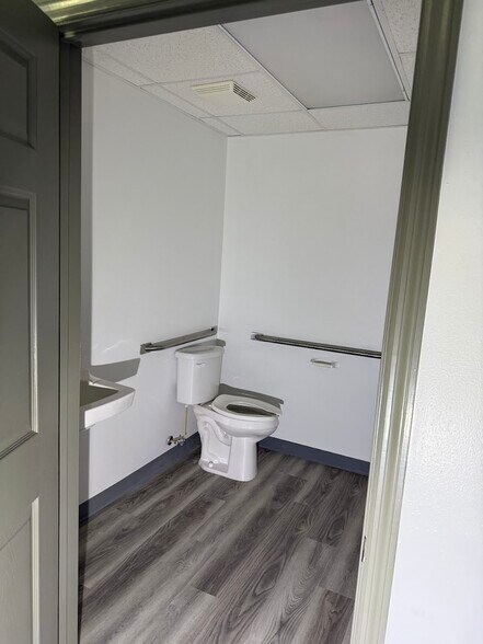 More Photos Of 3120 SW 27th Ave, Ocala Medical For Lease