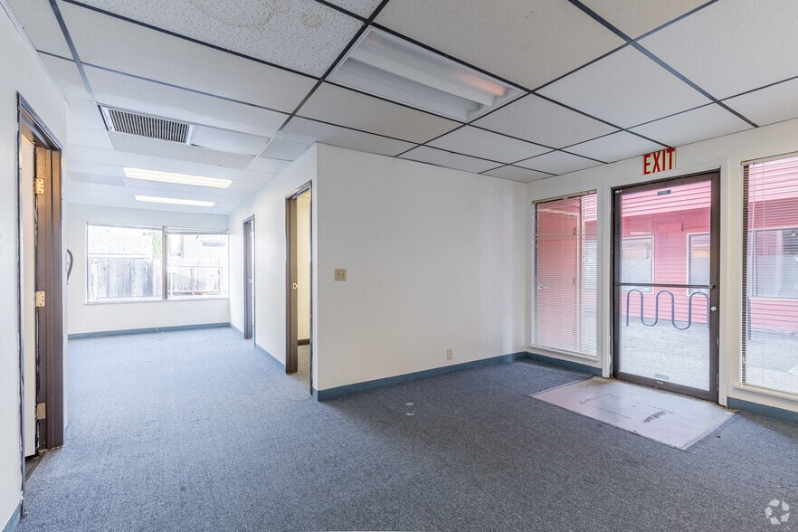 More Photos Of 7025 N Lombard St, Portland Storefront Retail Office For Lease