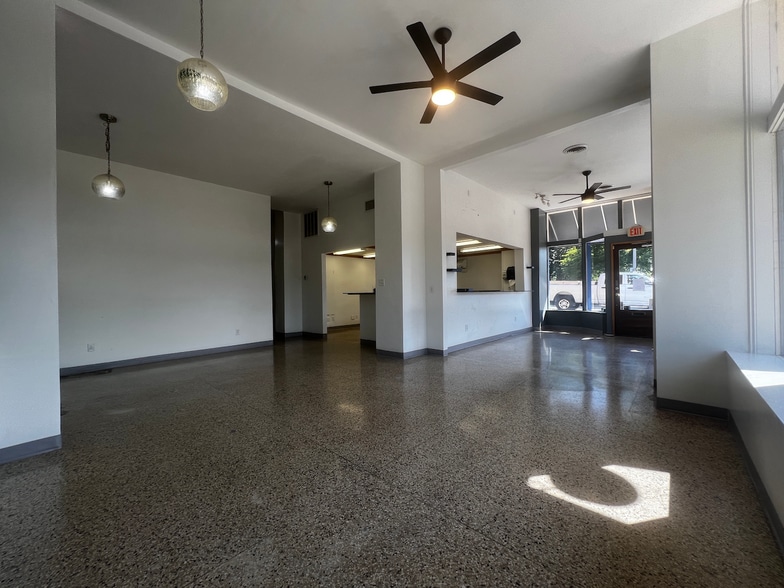 Primary Photo Of 3855 Lindell Blvd, Saint Louis Apartments For Lease