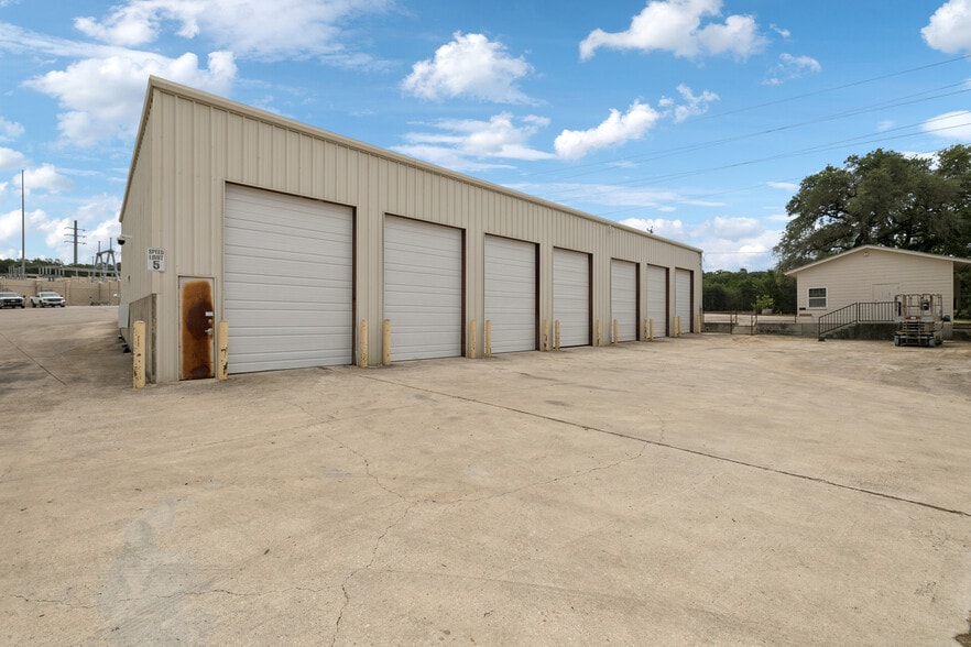 More Photos Of 24114 Blanco Rd, San Antonio Light Distribution For Sale