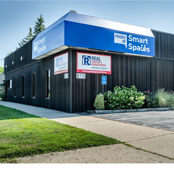 Primary Photo Of 815 N Main St, Saint Joseph Office Residential For Lease