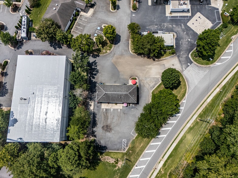 More Photos Of 4435 State Bridge Way, Alpharetta Auto Repair For Sale