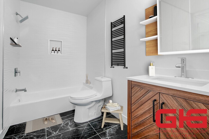 More Photos Of 5928 S Hoover St, Los Angeles Multifamily For Sale