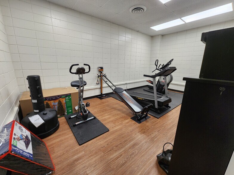 More Photos Of 501 Howell Rd, Greenville Office For Lease