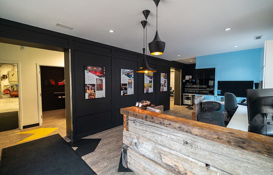 More Photos Of 1000 Elgin Av, Winnipeg Office For Lease