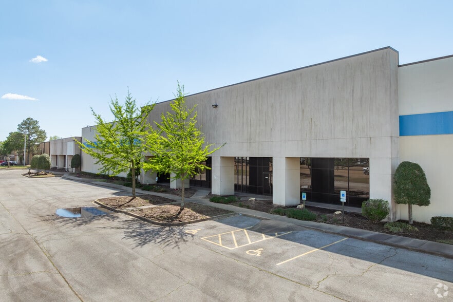 More Photos Of 5145-5185 Hickory Hill Rd, Memphis Distribution For Lease