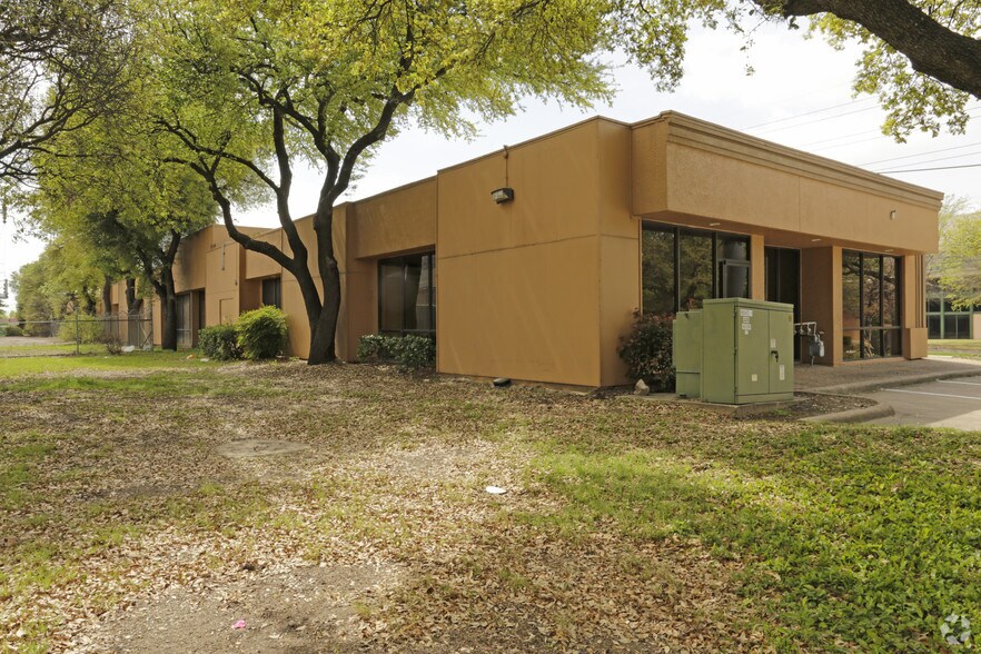 More Photos Of 13520 Dallas Pky, Dallas Unknown For Lease