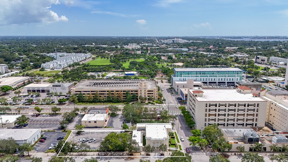 More Photos Of 2100 Main St, Sarasota Land For Sale