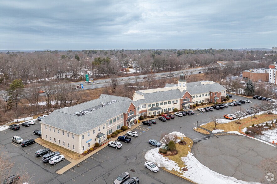 More Photos Of 4 Meeting House Rd, Chelmsford Office For Sale