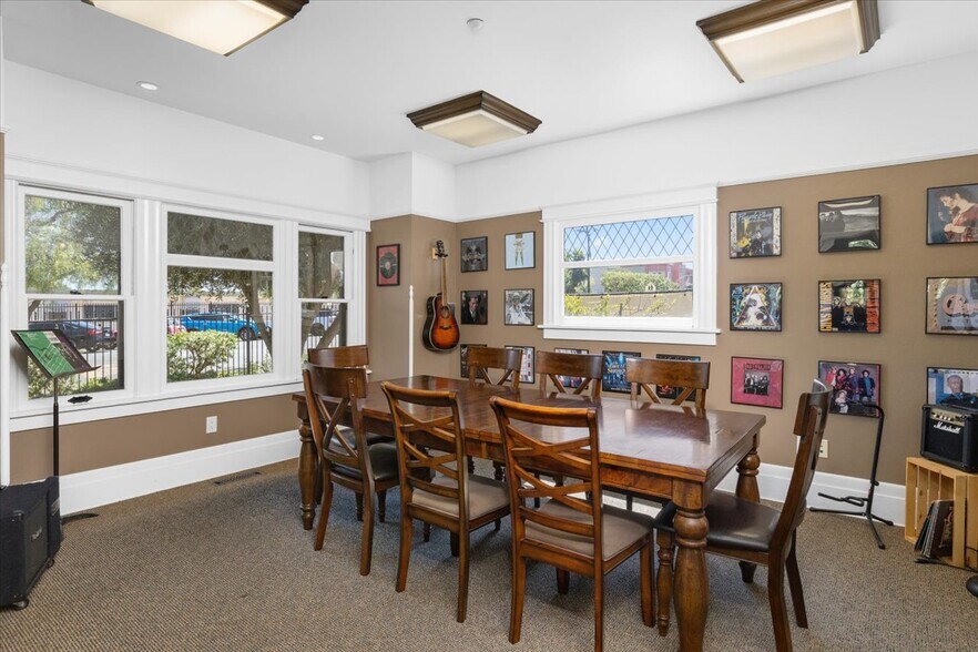 More Photos Of 140 W 136-38-40, Escondido Office For Sale