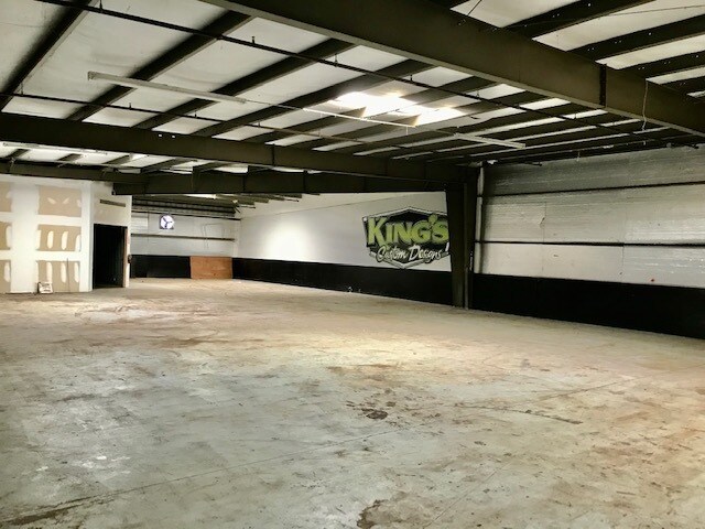 More Photos Of 801 15th St, Lake Park Warehouse For Lease