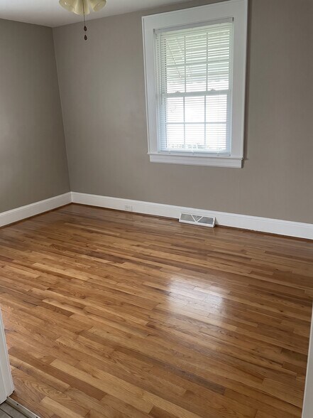 More Photos Of , Lexington Specialty For Sale