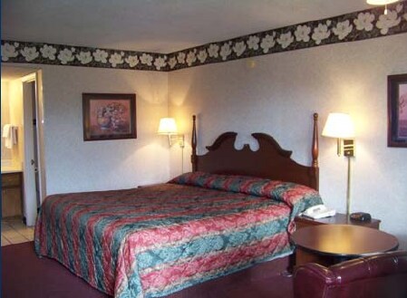 More Photos Of 6315 Navy Rd, Millington Hotel For Sale