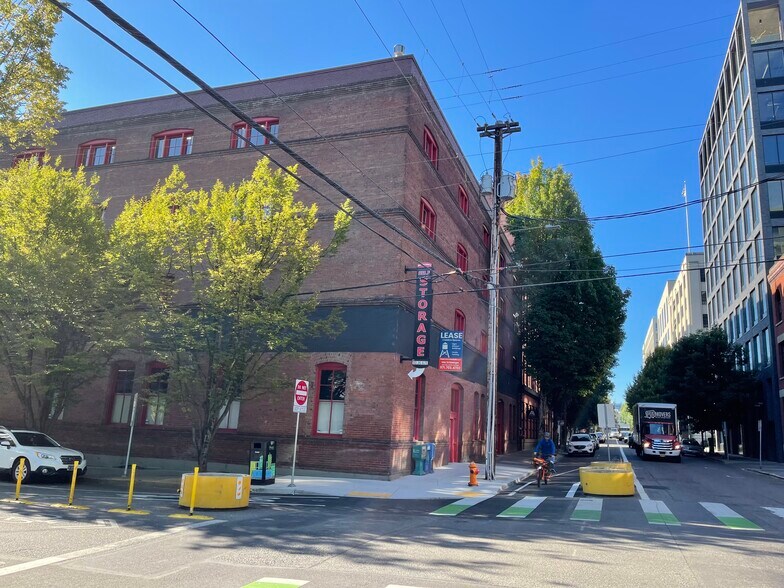 Primary Photo Of 734 NW 14th Ave, Portland Office Residential For Lease