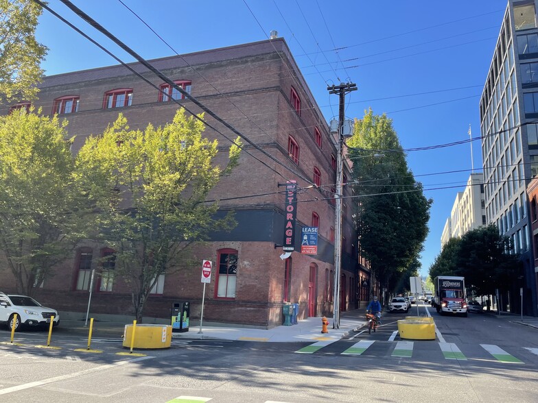 Primary Photo Of 734 NW 14th Ave, Portland Office Residential For Lease