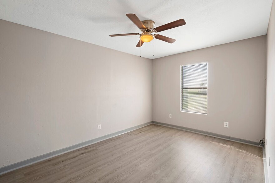 More Photos Of 610 Ferry Rd, Galveston Apartments For Sale