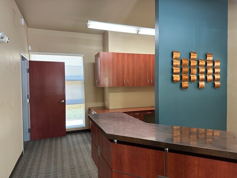 More Photos Of 324 Madson Pl, Davis Medical For Lease