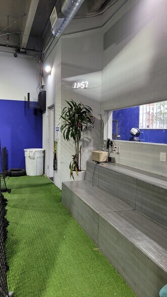 More Photos Of 3490 S Broadway, Los Angeles Warehouse For Lease