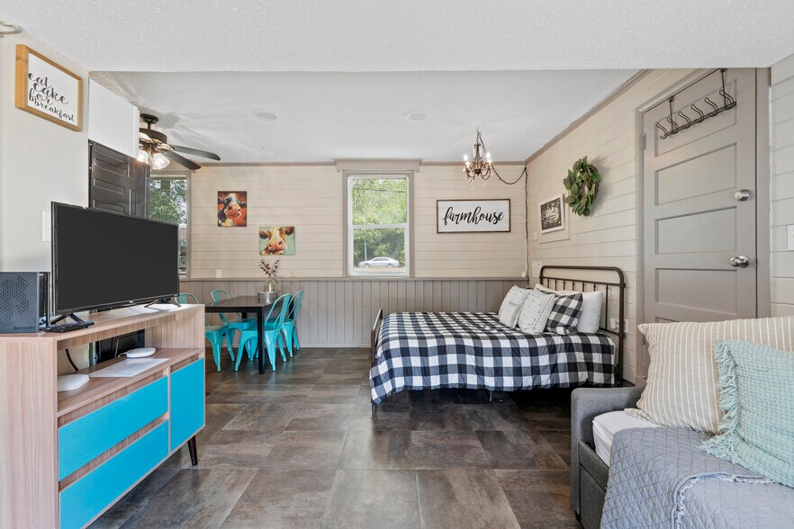 More Photos Of 3306 W Waco Dr, Waco Office Residential For Sale