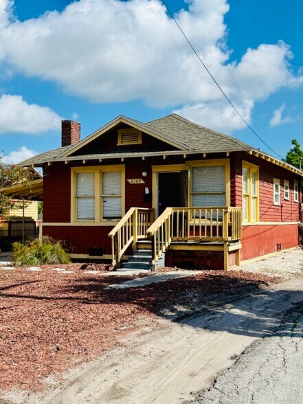 More Photos Of 2111 W North B St, Tampa Specialty For Sale