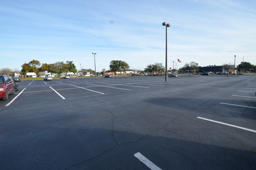 More Photos Of 4502-4670 S Orange Blossom Trl, Orlando Unknown For Lease