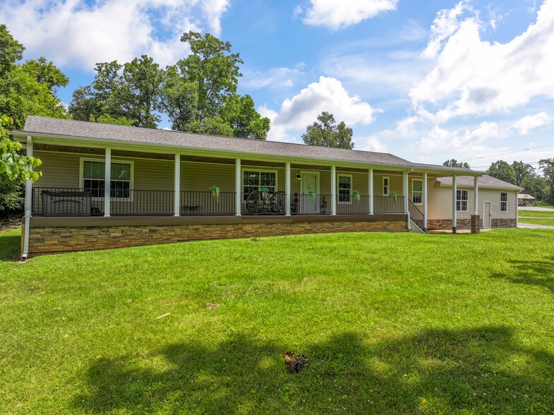 More Photos Of 104 Circle Rd, Newport Manufactured Housing Mobile Home Park For Sale