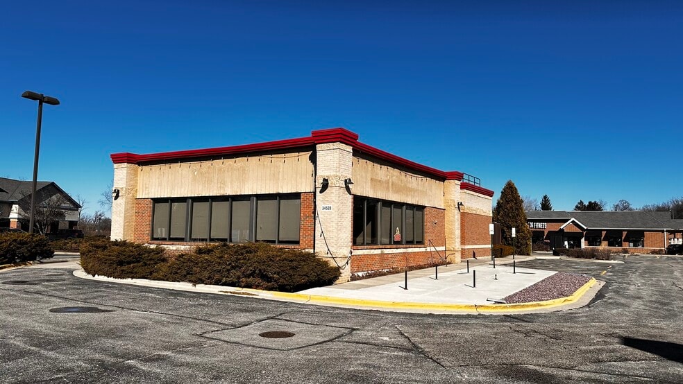 Primary Photo Of 34528 N Highway 45, Third Lake Fast Food For Lease