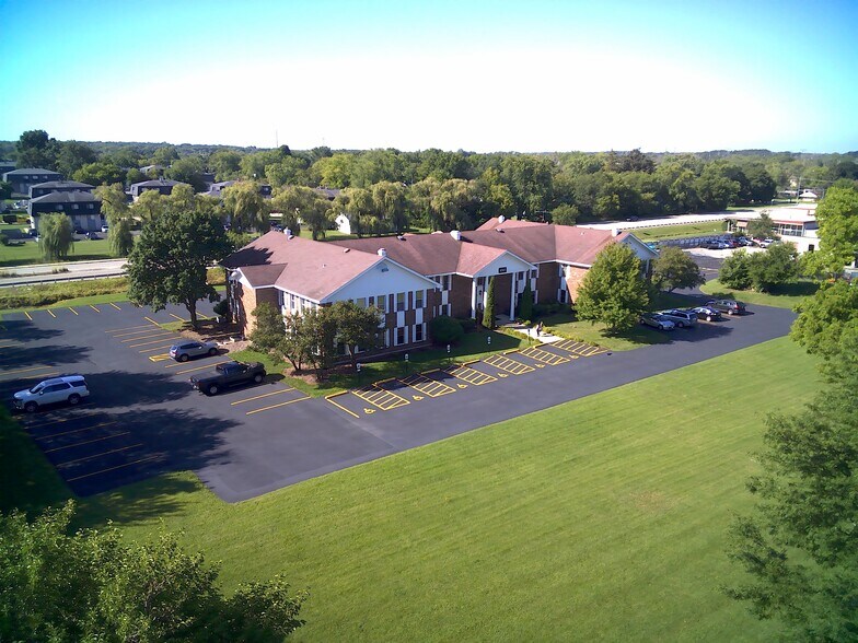 More Photos Of 4343 Old Grand Ave, Gurnee Medical For Lease