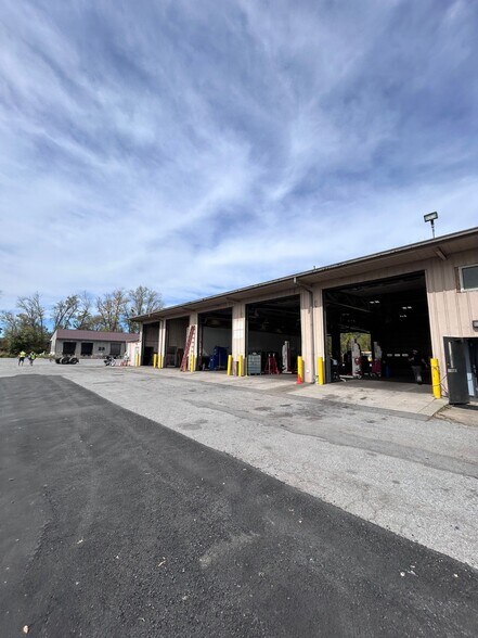 More Photos Of 151 Riverside Dr, Fultonville Truck Terminal For Sale